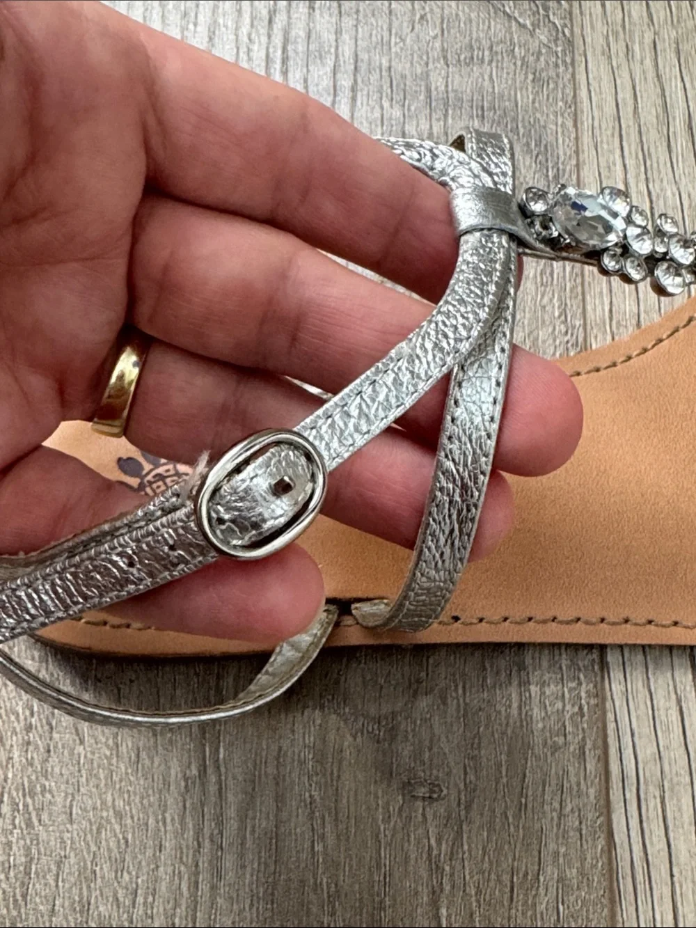 Yellow Box Women's Gemstone T-Strap Sandals - Silver Size 9 - Picture 5 of 9
